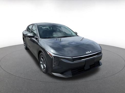 Used 2025 Kia K4 LXS image 3