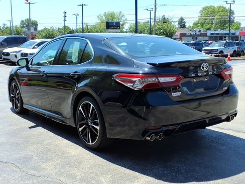 Used 2018 Toyota Camry XSE FWD image 5