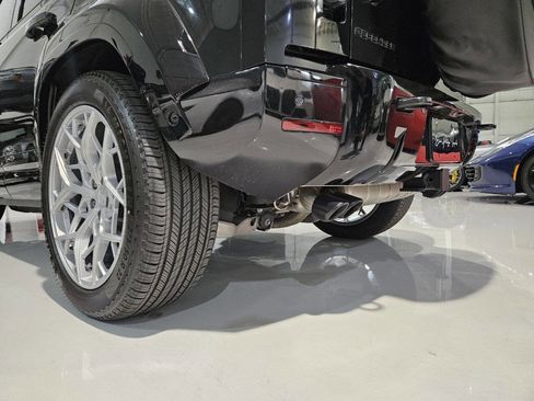 Used 2024 Land Rover Defender 110 V8 image 64