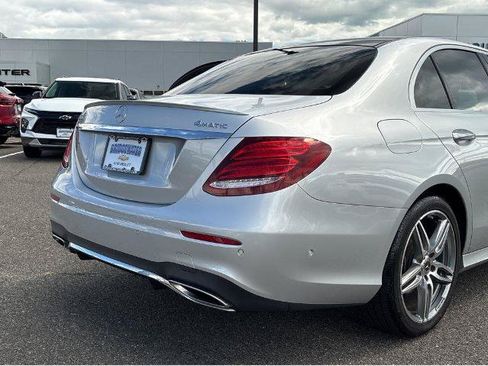Used 2019 Mercedes-Benz E 300 4MATIC image 11