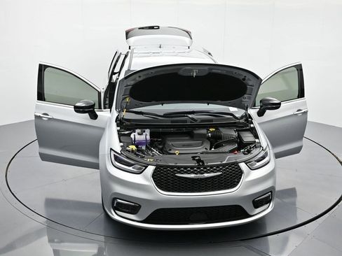 New 2026 Chrysler Pacifica Select image 26