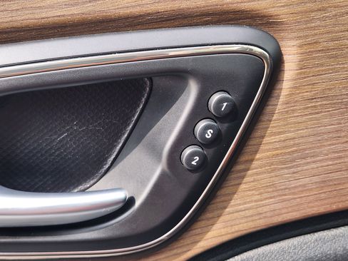 Used 2016 Chrysler 200 C w/ Premium Group image 27