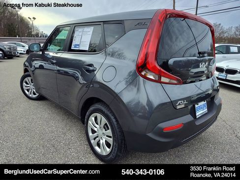 Used 2022 Kia Soul LX image 6