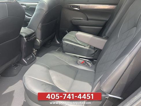 Used 2023 Toyota Highlander Platinum AWD/4WD image 58