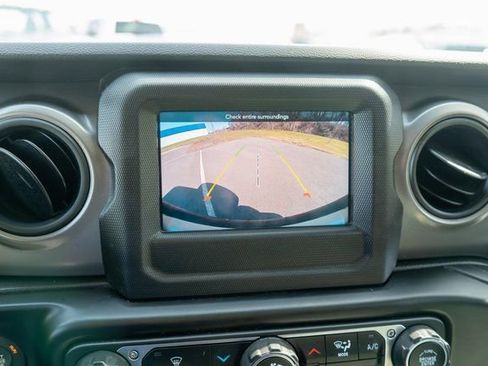 Used 2022 Jeep Wrangler Unlimited Sport AWD/4WD image 25