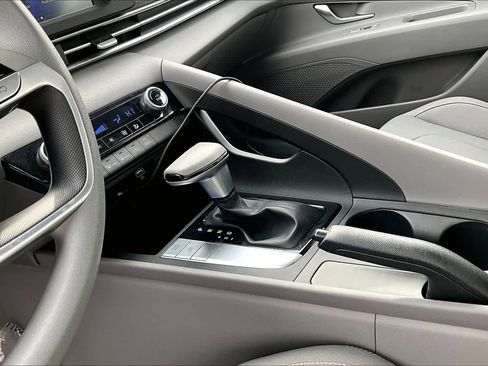 Used 2021 Hyundai Elantra SEL image 14