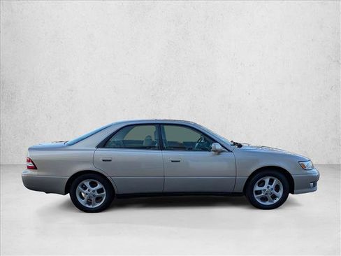 Used 2001 Lexus ES 330 image 4