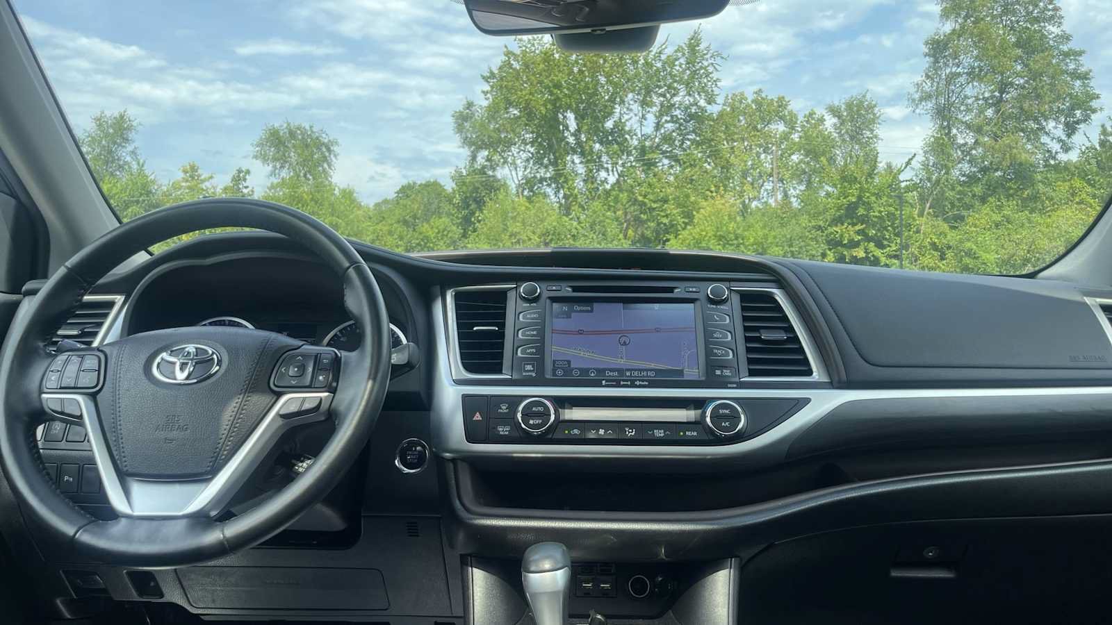 Used 2019 Toyota Highlander Limited AWD/4WD image 28