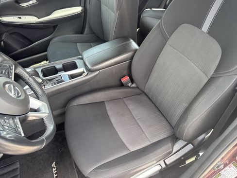 Used 2022 Nissan Sentra SV FWD image 18
