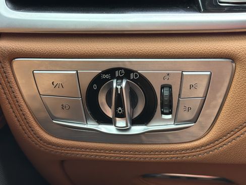 Used 2016 BMW 750i xDrive AWD/4WD image 13