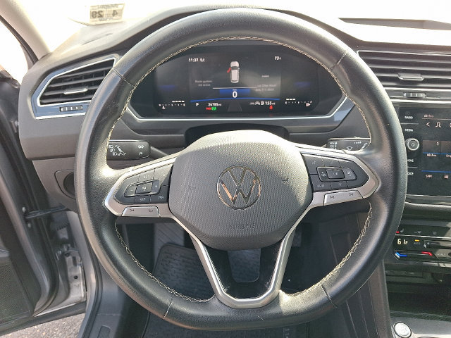 Used 2024 Volkswagen Tiguan SE AWD/4WD image 18