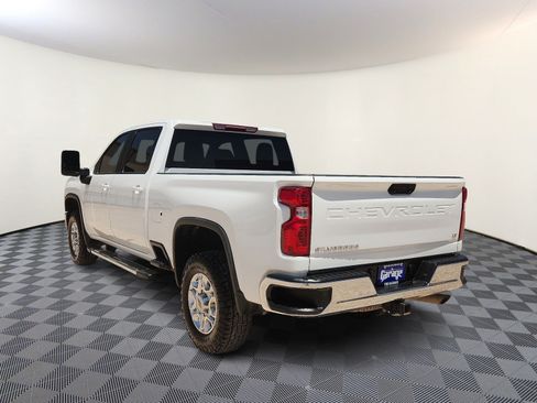 Used 2025 Chevrolet Silverado 2500 LT AWD/4WD image 3