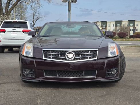 Used 2009 Cadillac XLR image 5