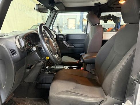 Used 2015 Jeep Wrangler Sport w/ Quick Order Package 24S AWD/4WD image 8