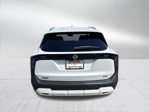 New 2025 Nissan Kicks SR FWD image 4