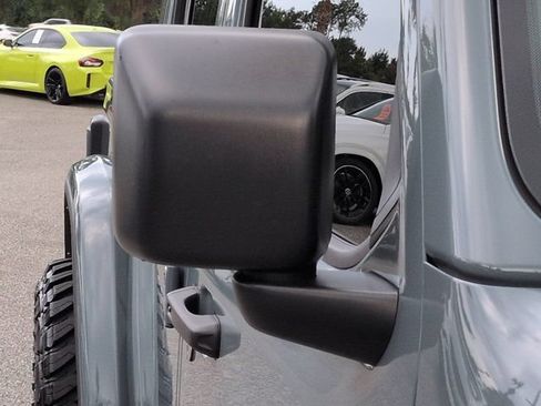 Used 2024 Jeep Gladiator Mojave AWD/4WD image 12