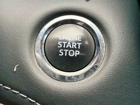 Used 2023 Toyota Highlander XLE image 38