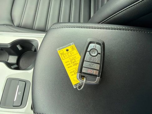 Certified 2024 Ford Edge SEL w/ Convenience Package AWD/4WD image 20