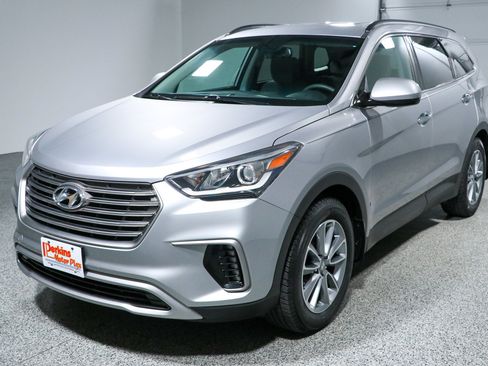 Used 2017 Hyundai Santa Fe SE w/ Cargo Package AWD/4WD image 32