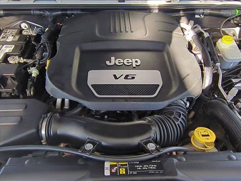 Used 2017 Jeep Wrangler Unlimited Rubicon w/ Connectivity Group image 21