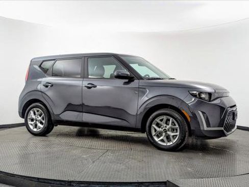 Used 2024 Kia Soul LX w/ Option Group 015 image 11