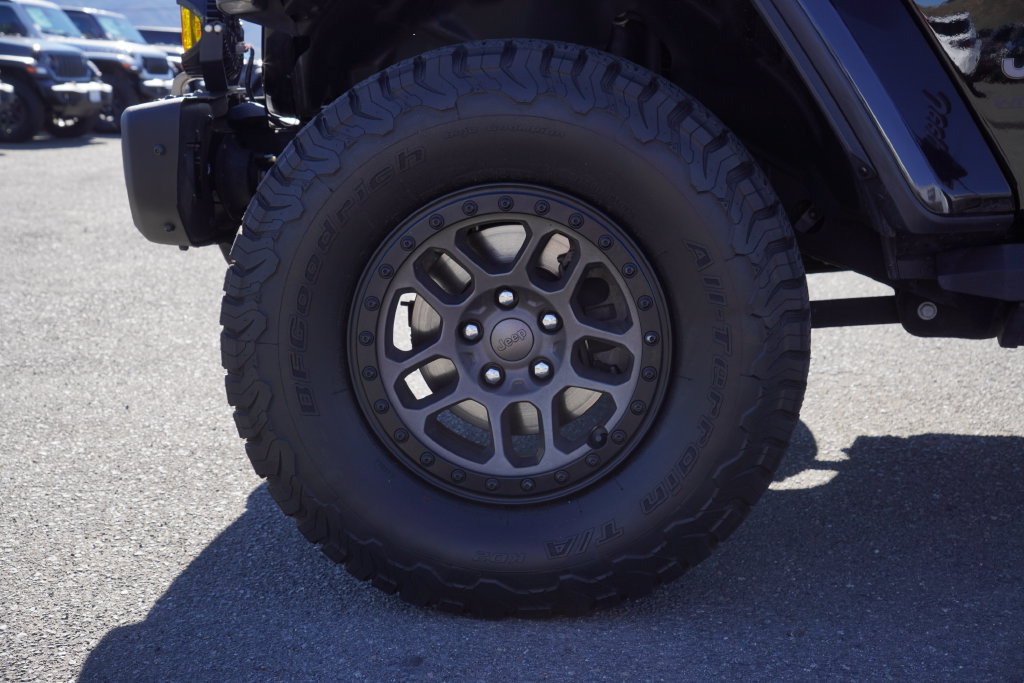 Used 2023 Jeep Wrangler Unlimited Rubicon 392 w/ Xtreme Recon 35" Tire Package AWD/4WD image 4