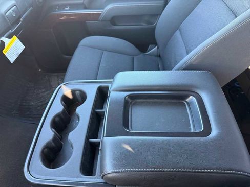 Used 2019 GMC Sierra 1500 SLE w/ SLE Value Package image 17