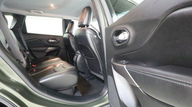 Used 2020 Jeep Cherokee Latitude Plus FWD image 11