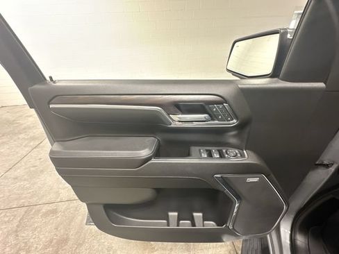 Used 2023 GMC Sierra 1500 SLT w/ SLT Premium Plus Package AWD/4WD image 17