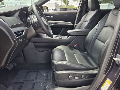Used 2023 Cadillac XT4 Premium Luxury FWD image 12