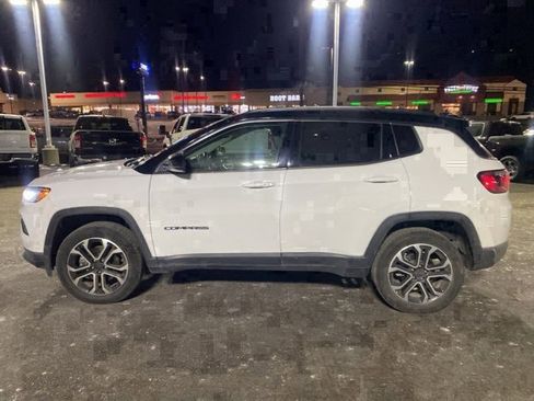 Certified 2022 Jeep Compass Limited image 3