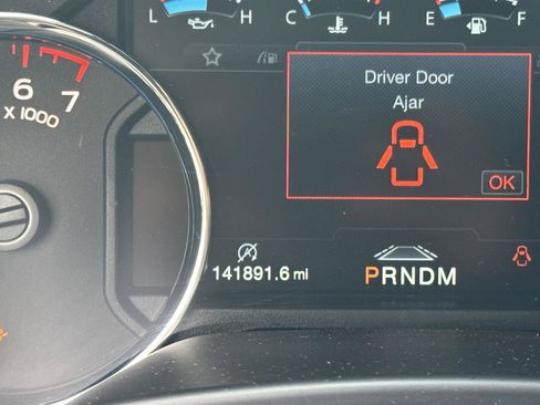 Used 2019 Ford F150 Platinum w/ Equipment Group 701A Luxury AWD/4WD image 14