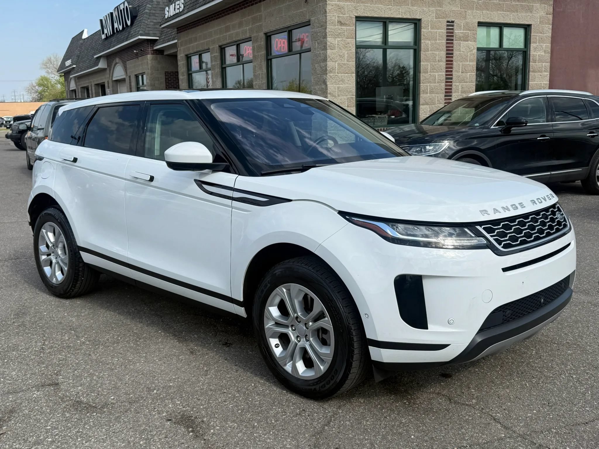 Used 2021 Land Rover Range Rover Evoque S AWD/4WD image 3