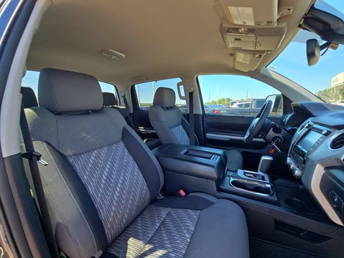 Used 2018 Toyota Tundra SR5 w/ SR5 Upgrade Package RWD image 28