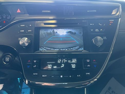 Used 2017 Toyota Avalon XLE image 9