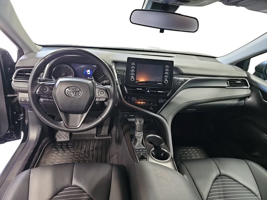 Used 2023 Toyota Camry SE AWD/4WD image 9