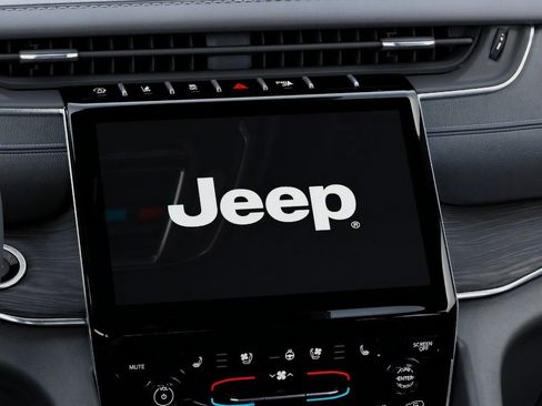New 2025 Jeep Grand Cherokee Overland AWD/4WD image 18