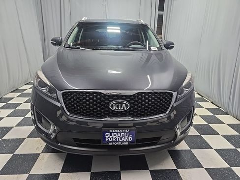 Used 2018 Kia Sorento AWD image 2