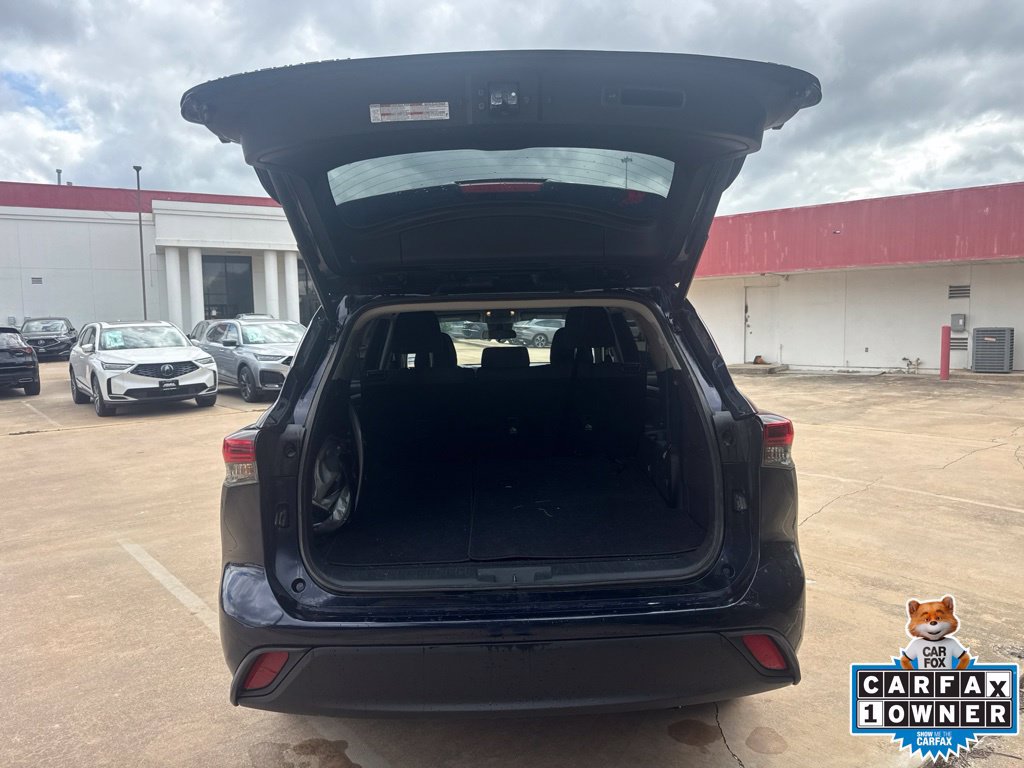 Used 2021 Toyota Highlander LE FWD image 30