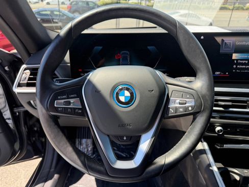 Used 2022 BMW i4 eDrive40 w/ Premium Package image 14