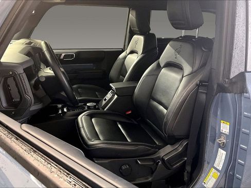 Used 2025 Ford Bronco Badlands image 14