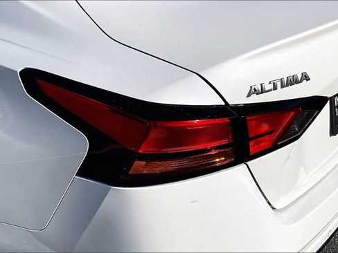 Used 2025 Nissan Altima 2.5 SR image 40