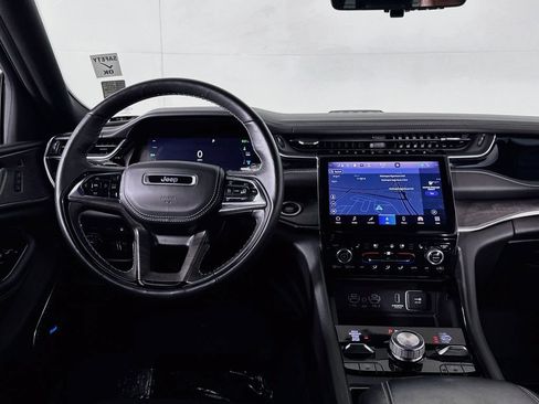 Used 2022 Jeep Grand Cherokee Overland w/ Advanced Protech Group III AWD/4WD image 11