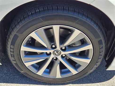 Used 2019 Lexus ES 350 Luxury w/ Premium Package image 9