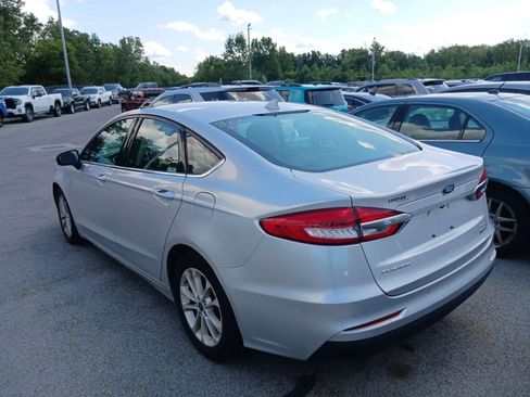 Used 2019 Ford Fusion SE FWD image 3
