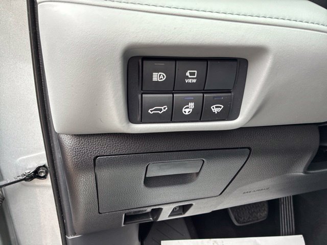 Used 2020 Toyota Highlander Limited AWD/4WD image 9