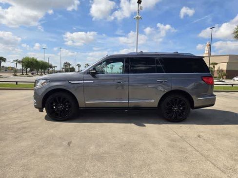 Used 2021 Lincoln Navigator Reserve w/ Luxury Package image 3