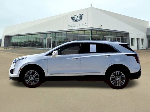 Used 2021 Cadillac XT5 Premium Luxury image 3