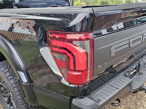 Used 2025 Ford F150 Raptor AWD/4WD image 7