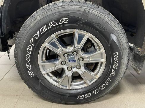 Used 2015 Ford F150 Lariat w/ Equipment Group 502A Luxury AWD/4WD image 7